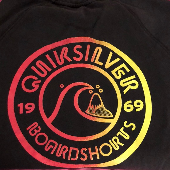 I’m selling a quicksilver sweatshirt - Picture 2 of 2